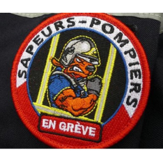 SAPEURS POMPIERS EN GREVE