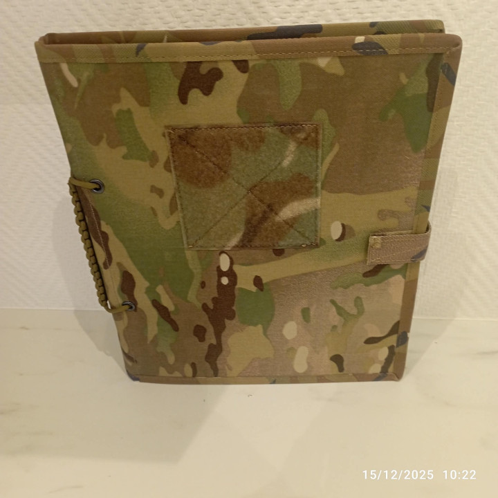 CLASSEUR A ECUSSONS KAKI CAMOUFLAGE CLAIR